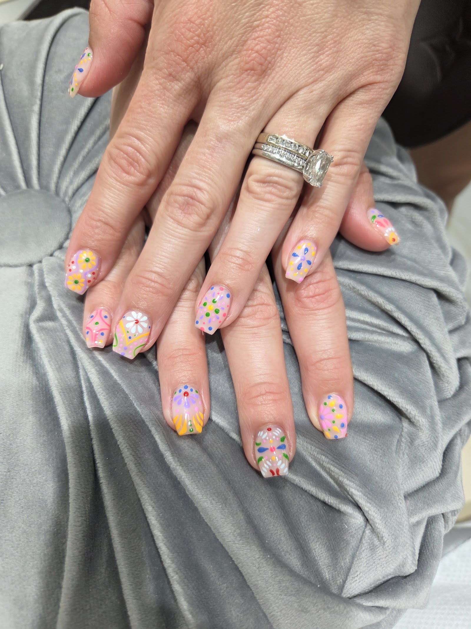 Divine Nail Spa logo
