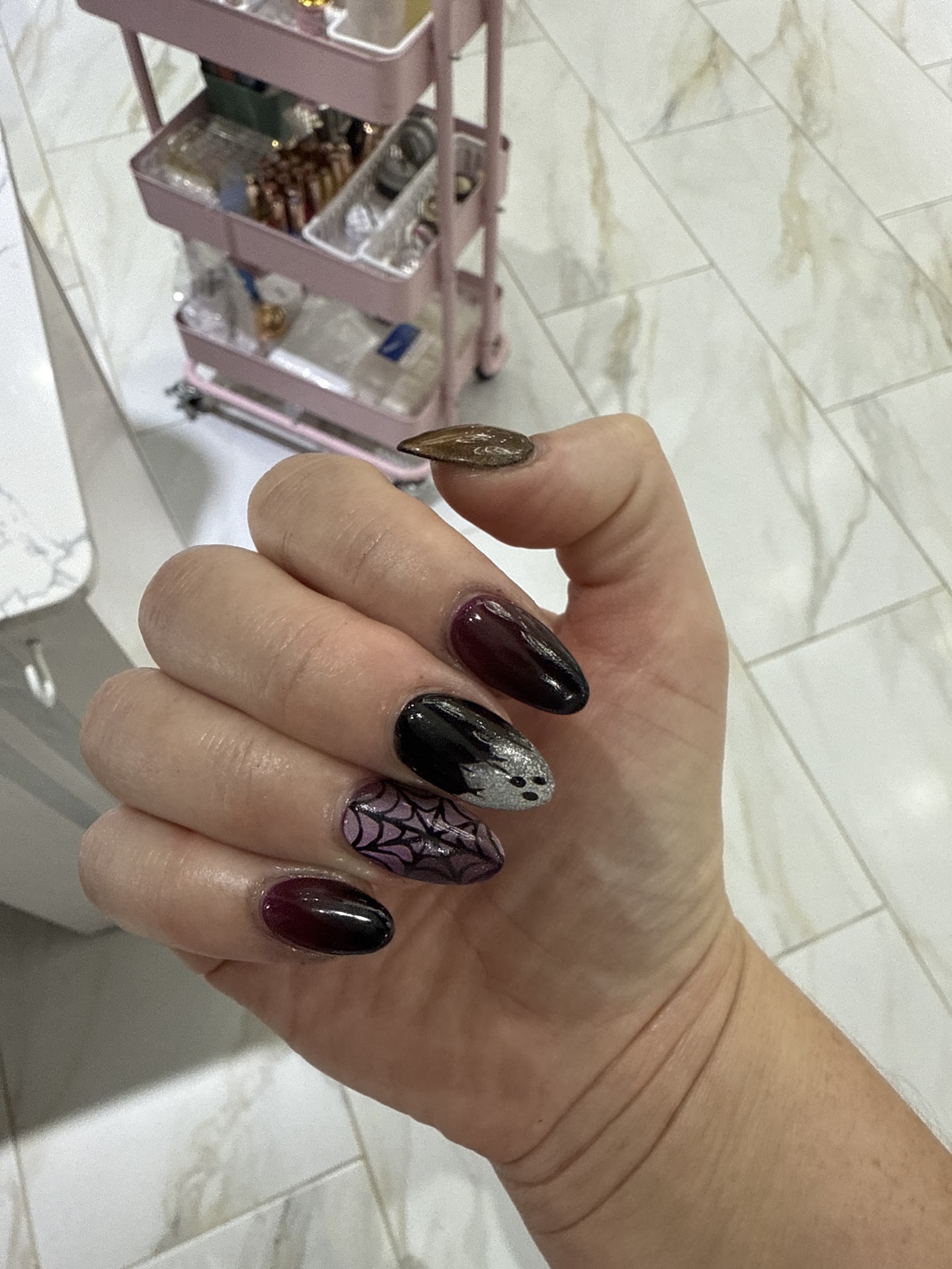 Divine Nail Spa nail photo 1